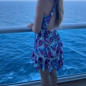 Floral mini flowy backless dress